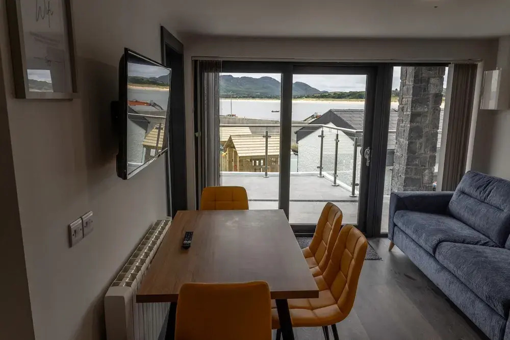 Pierside Apartments Deluxe Accommodation