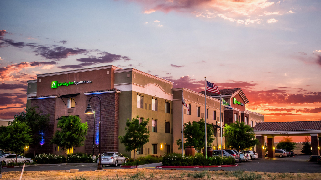 Holiday Inn Express Hotel & Suites Lincoln-Roseville Area by IHG