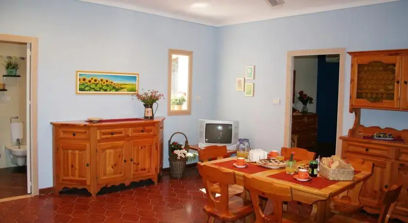 Marianna Country & Beach holiday cottage
