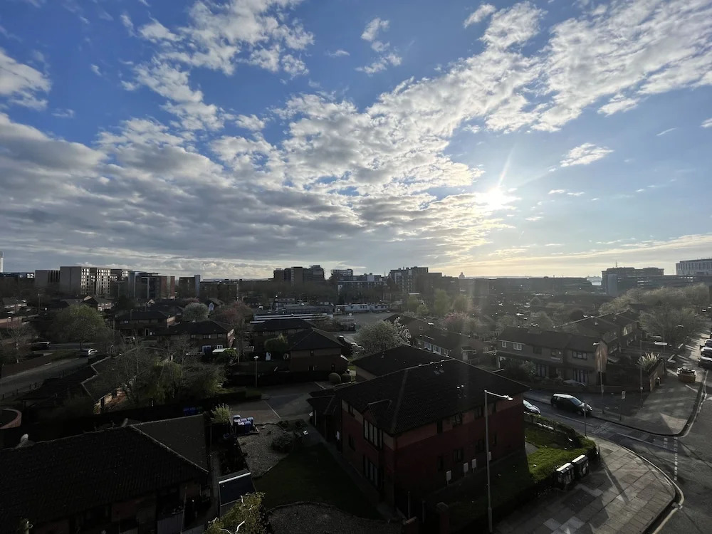 Impressive 1 Bed Apartment - Chavasse Apartments