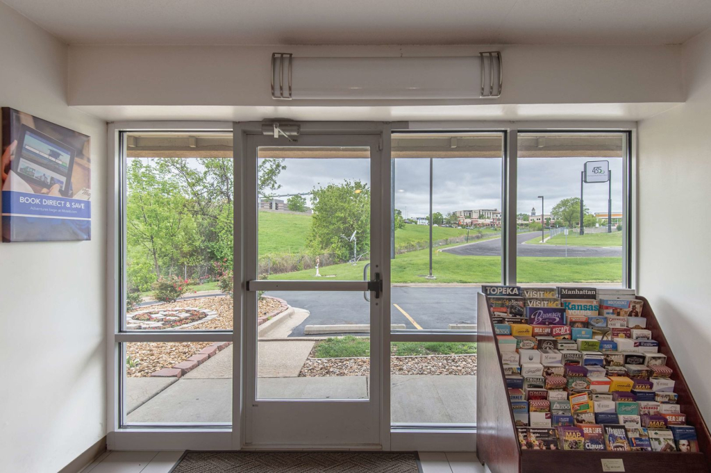 Motel 6-Overland Park, KS