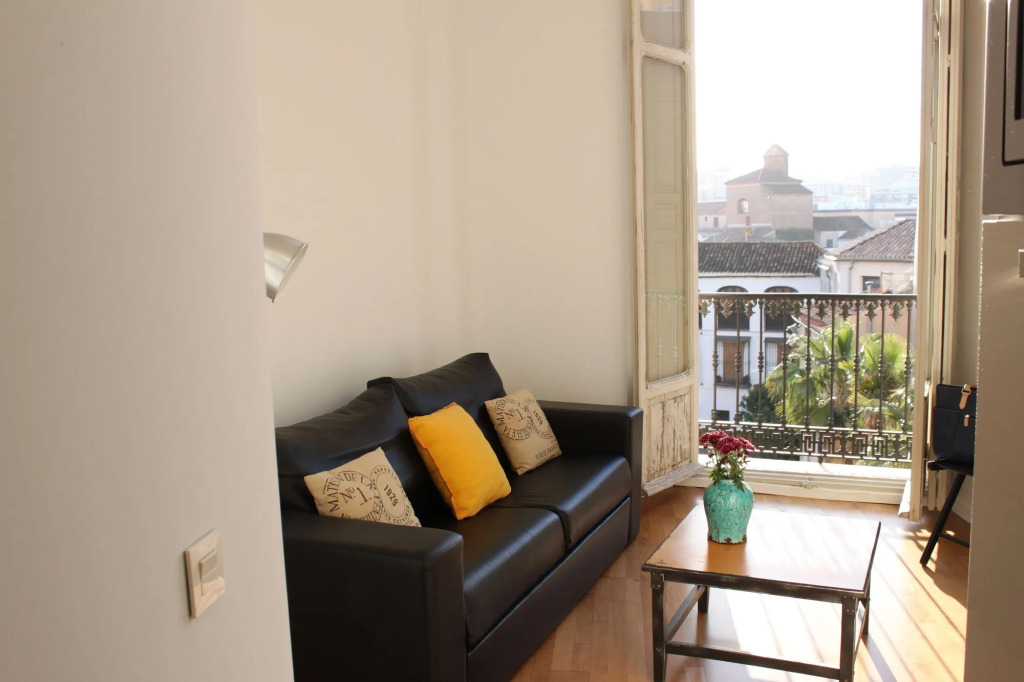 Life Apartments Calderón