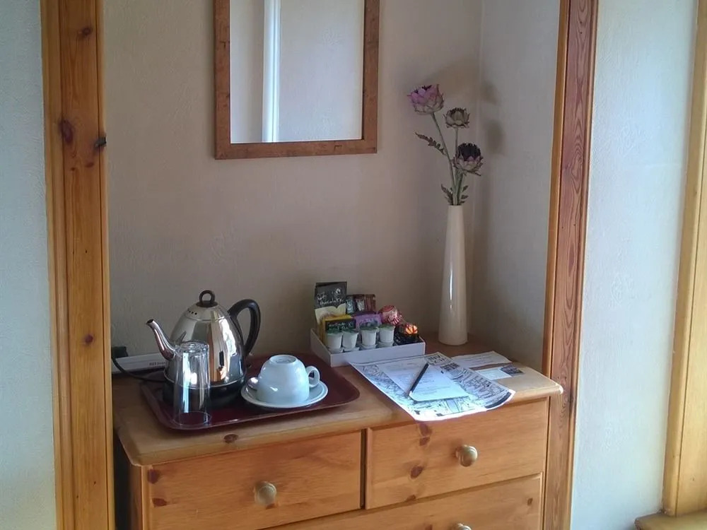 Rossmount Guest House