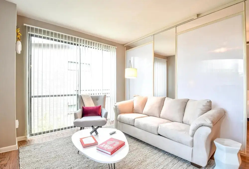 Plano Beautiful Studio Apartment