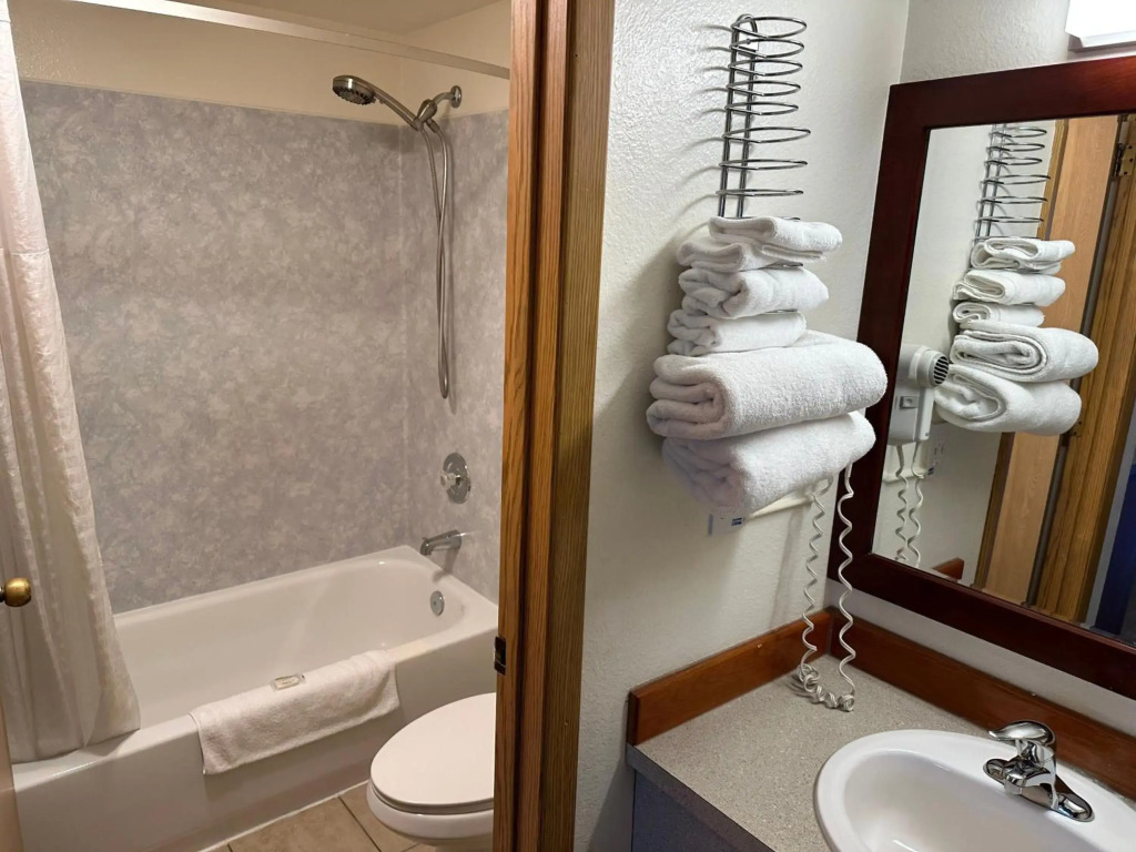 Econo Lodge Edmonds North Seattle