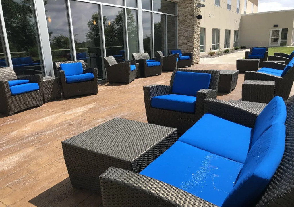 Holiday Inn Express & Suites Hannibal - Medical Center by IHG