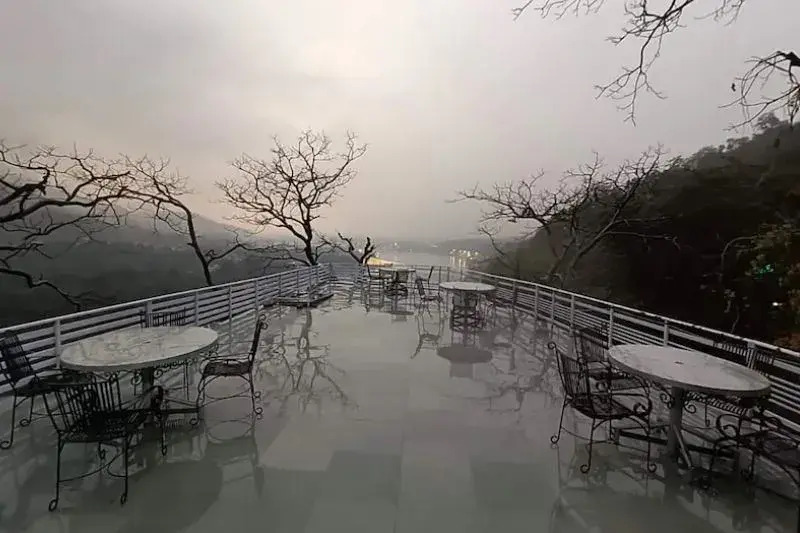 Reveries Luxury Hotel Rishikesh