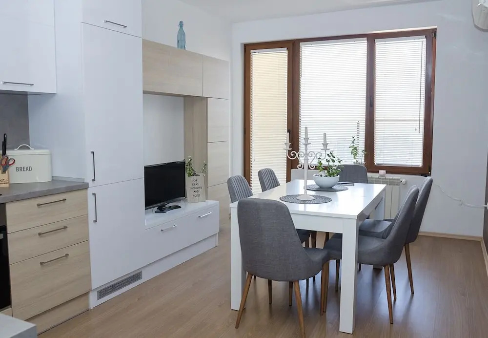 FM Luxury 1-BDR Apartment  with Terrace