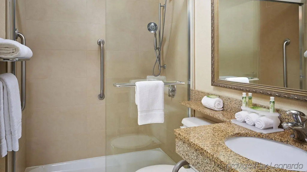 Holiday Inn Express Toronto-North York by IHG