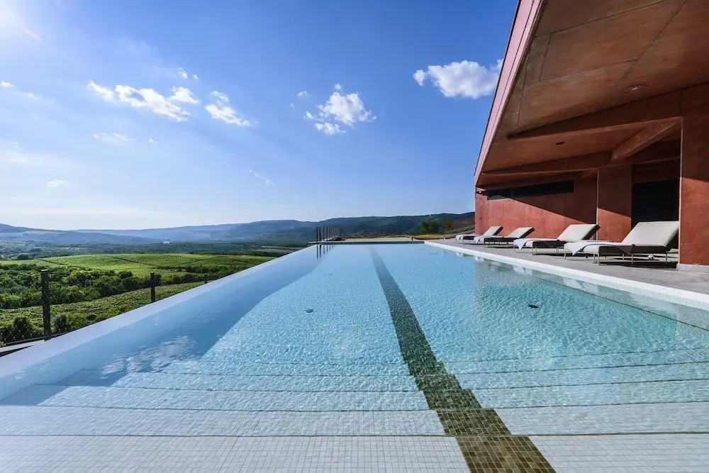 ROXANICH Winery and Design Hotel