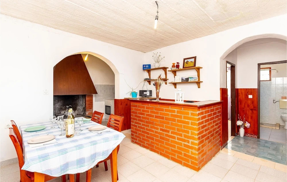 Gorgeous Home In Pupnat With House Sea View