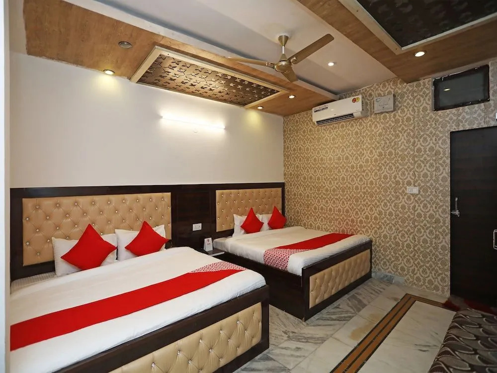OYO 19820 Hotel Aanandan Residency