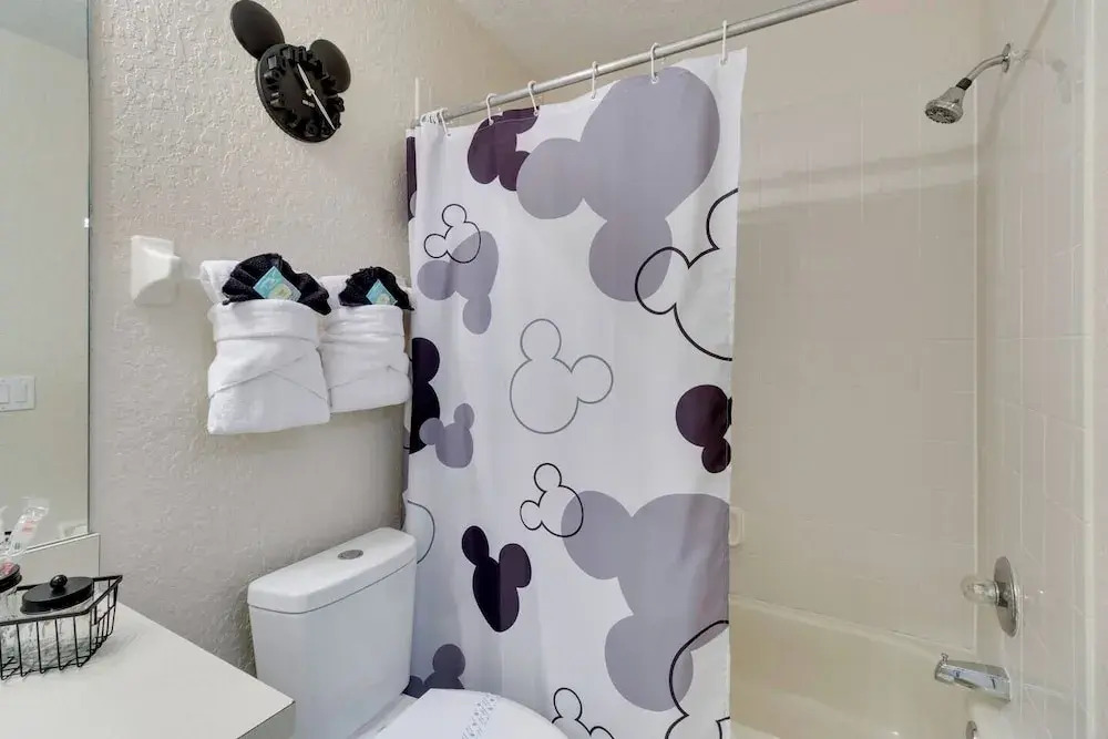 Family 4BR Home w/ Resort Pool Near Disney