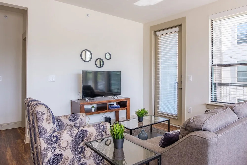 Turtle Creek Apartments by Frontdesk