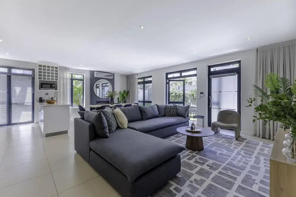 Newly Renovated 3 bed Apartment With Splashpool - 2283