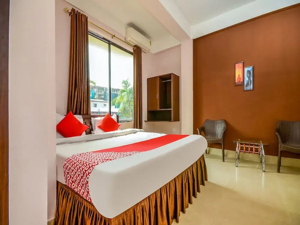 OYO 41030 Palacia Inn