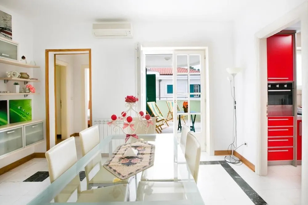 Sveti Stefan Beach Apartment