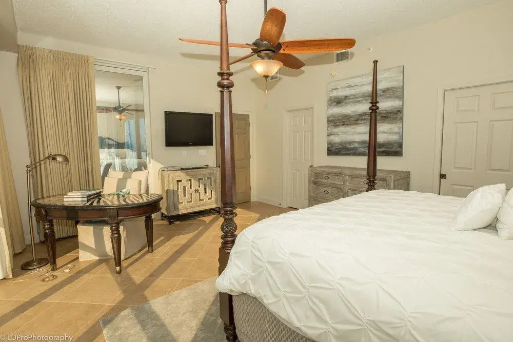 Oceania 906 3 Bedroom Condo by RedAwning