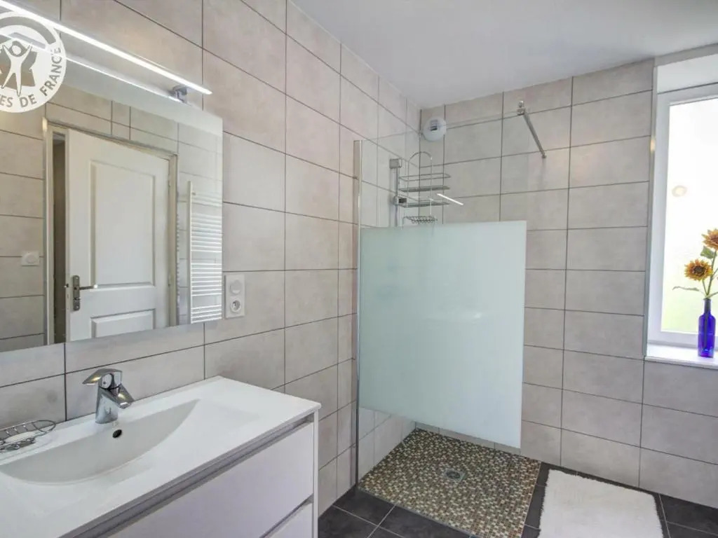 Maison familiale chaleureuse pour 12 pers. avec jardin dans le Forez - FR-1-496-18