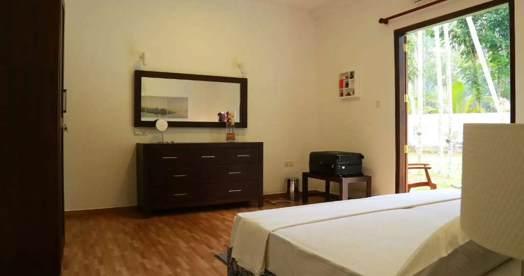 Super Spacious Amazing Private Holiday Villa 10 min to Hikkaduwa Beach