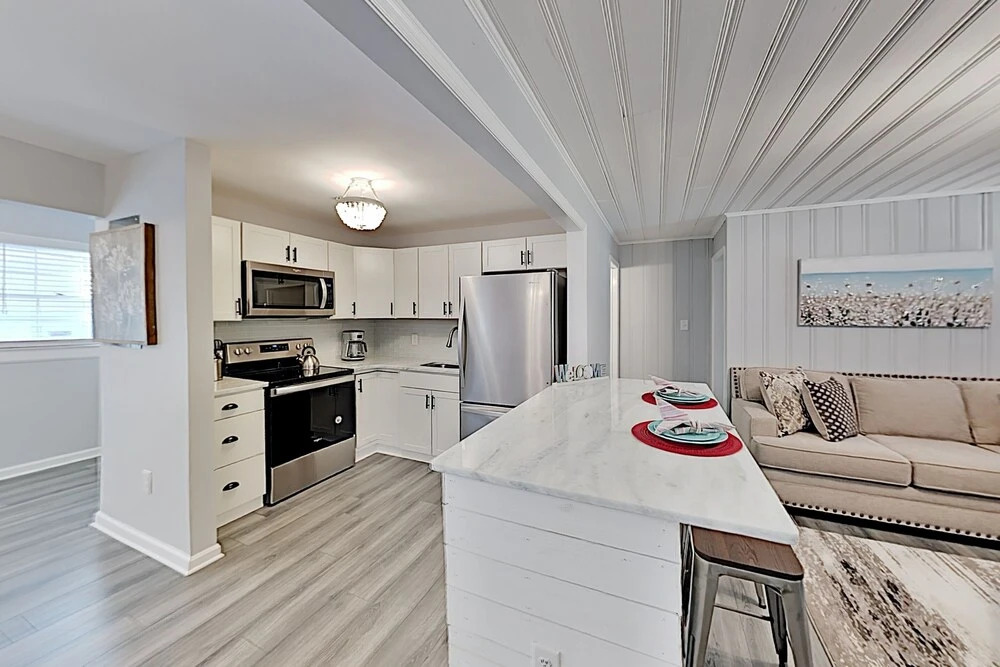 627pined 4 Bedroom Home