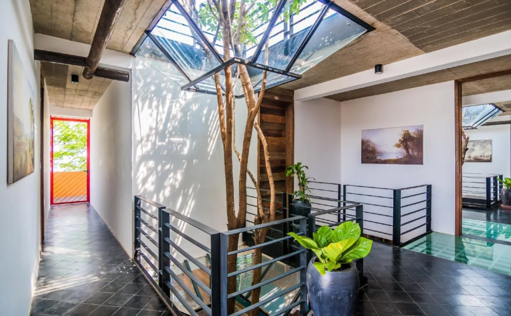 Light Stone Residence