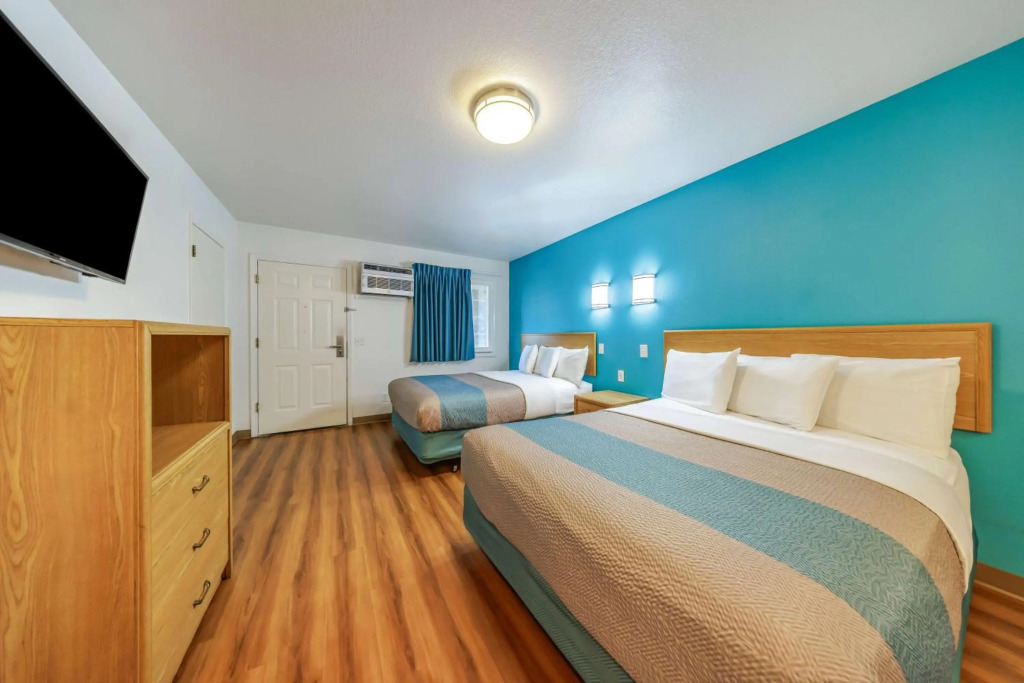 Motel 6-Canby, OR