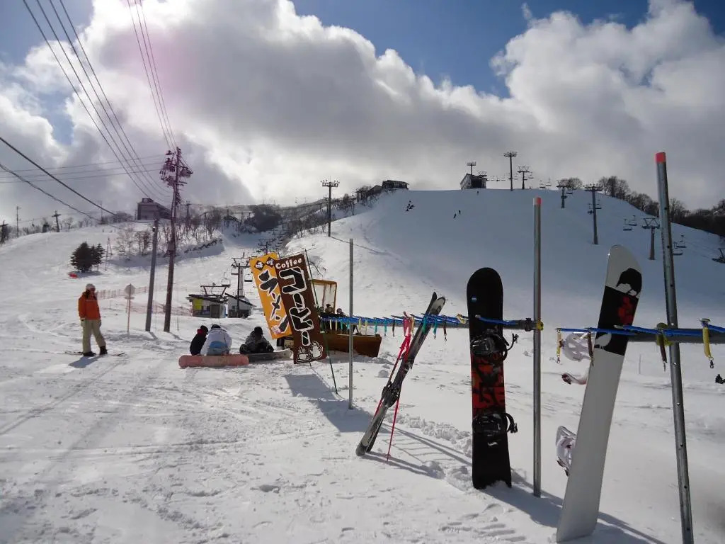 Yuzawa Hotel New Fukudaya-ski in ski out