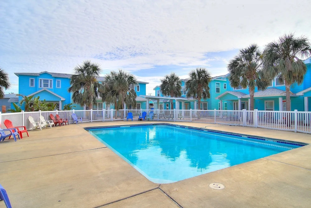 Birds Of A Feather 3 Bedroom Townhouse