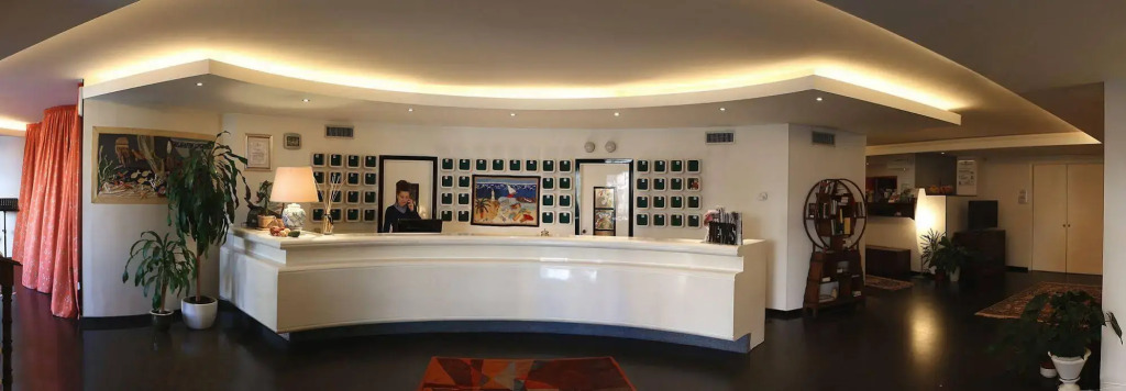 International Hotel & Suite