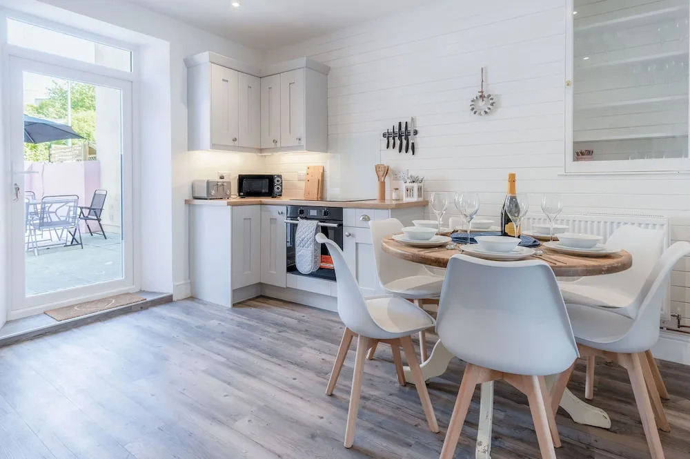 Canol Y Bryn - 3 Bedroom Holiday Home - Tenby