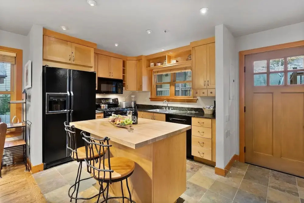 Greyhawk at Deer Valley Resort - Two Bedroom Condo with Hot Tub #12 2 Condo