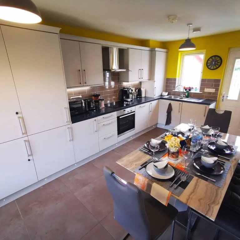 3br Cosy Modern Stay