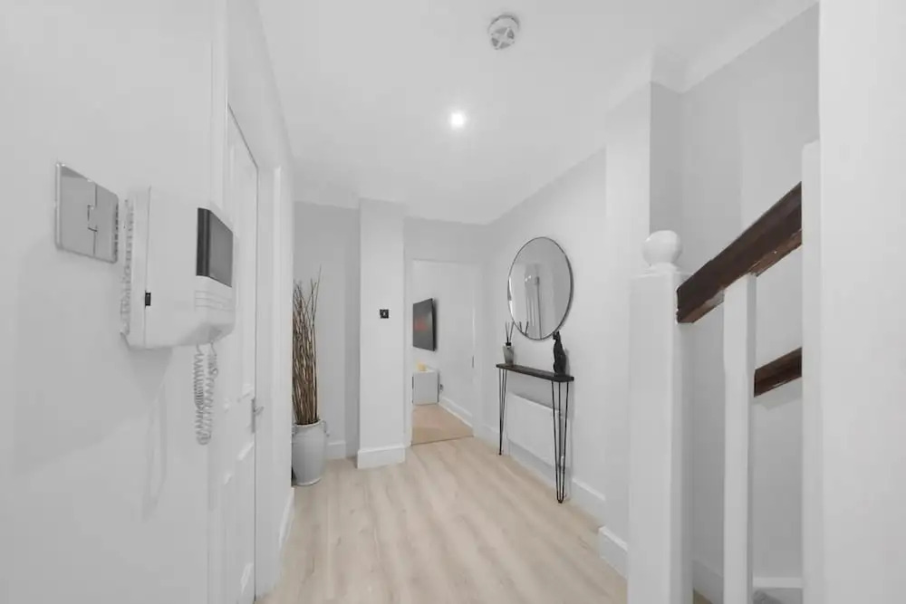 Hyde Park 2 Bed Apt