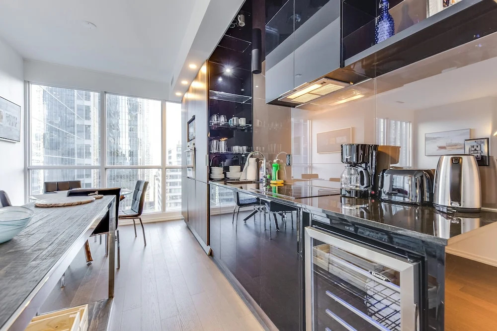 Beautifully Designed 2BR Suite Financial District