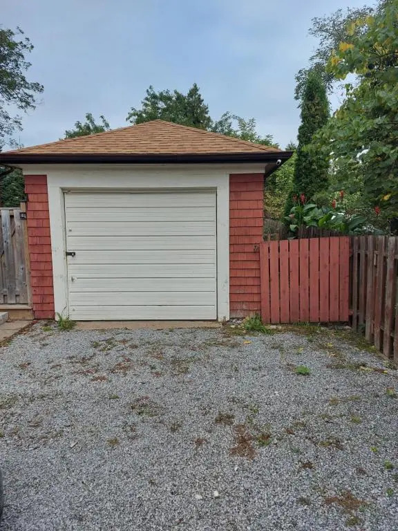 Entire 2nd Floor, Private Entrance, 3bds & 2baths, Niagara Falls