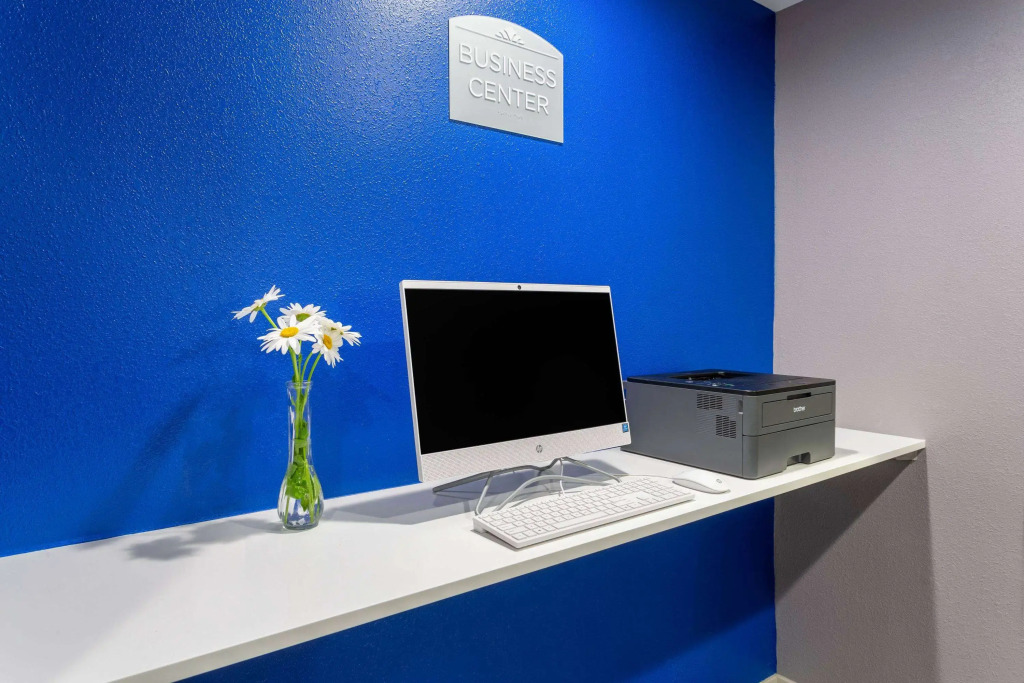 Microtel Inn & Suites by Wyndham Bethel/Danbury