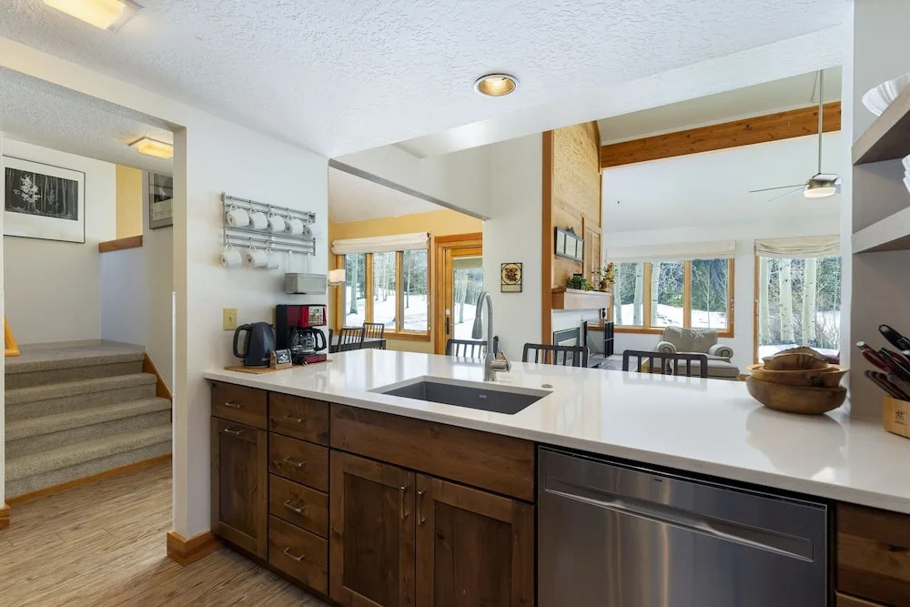 1610 Quicksilver 2 Bedroom Condo by RedAwning