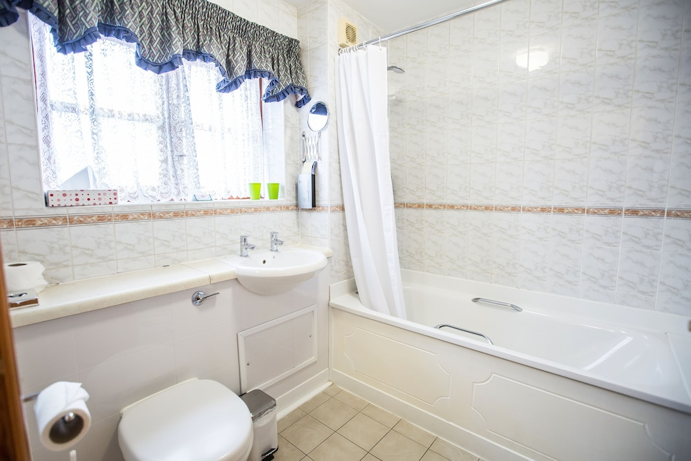 Tollgate Hotel & Leisure