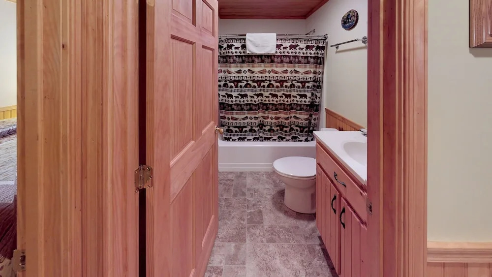 Rough Cut Lodge