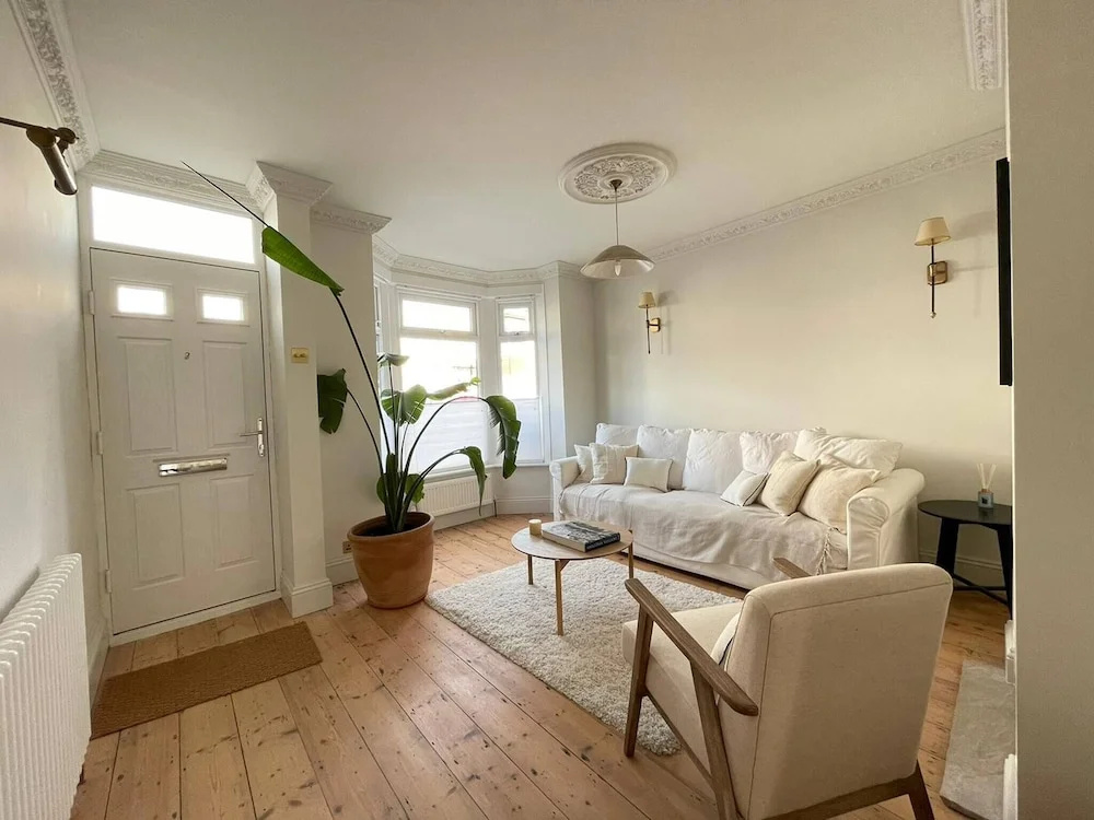 Stunning Beach House At Southsea, Portsmouth