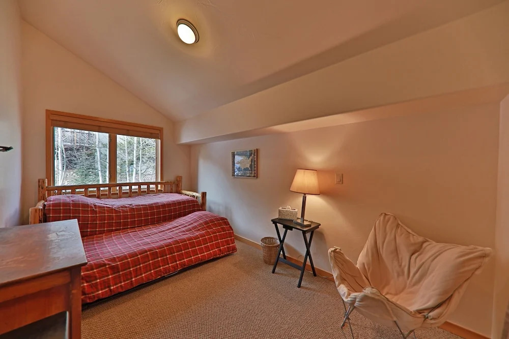 Slopeside 97 Clover Lane - 3 Br Condo