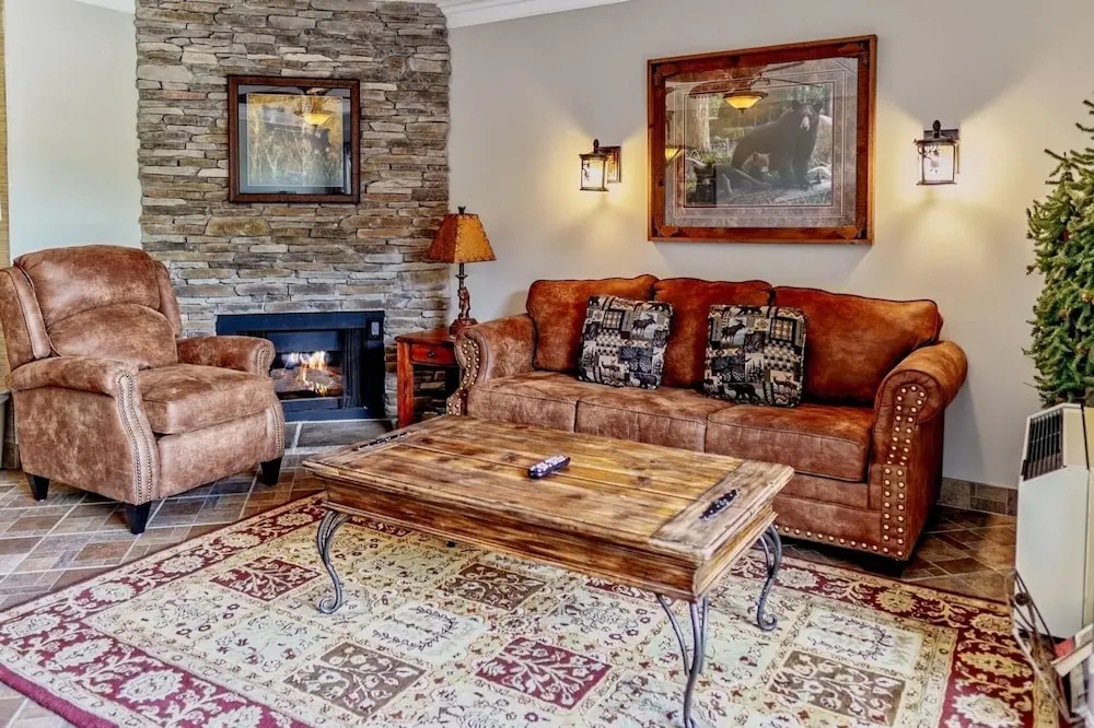 Olde Gatlinburg Place Unit 510 - Great Location! Close To Town! 1 Bedroom Condo by RedAwning