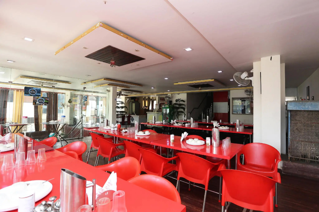 OYO 7828 Hotel Saket