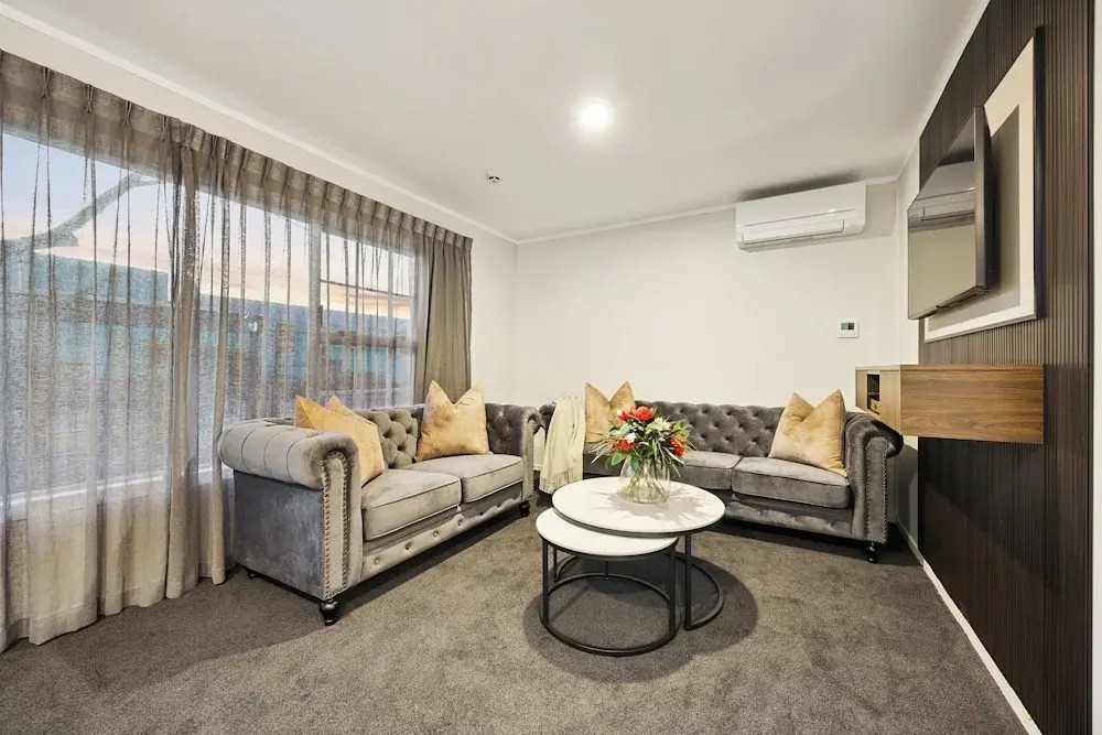 Aroha Motel & Apartments