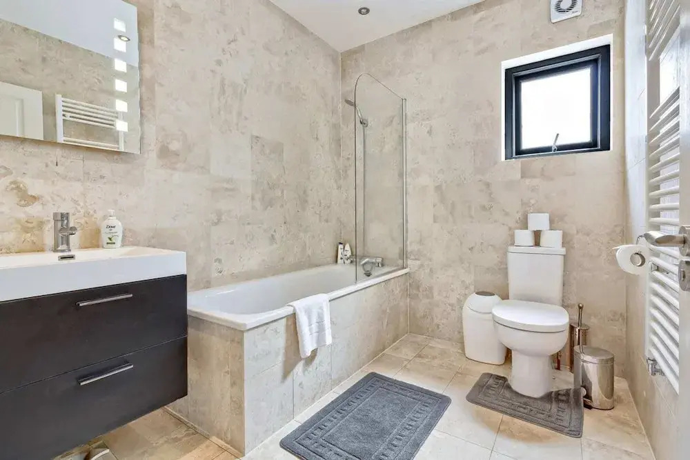 Stylish and Bright 3 Bedroom Duplex in North London