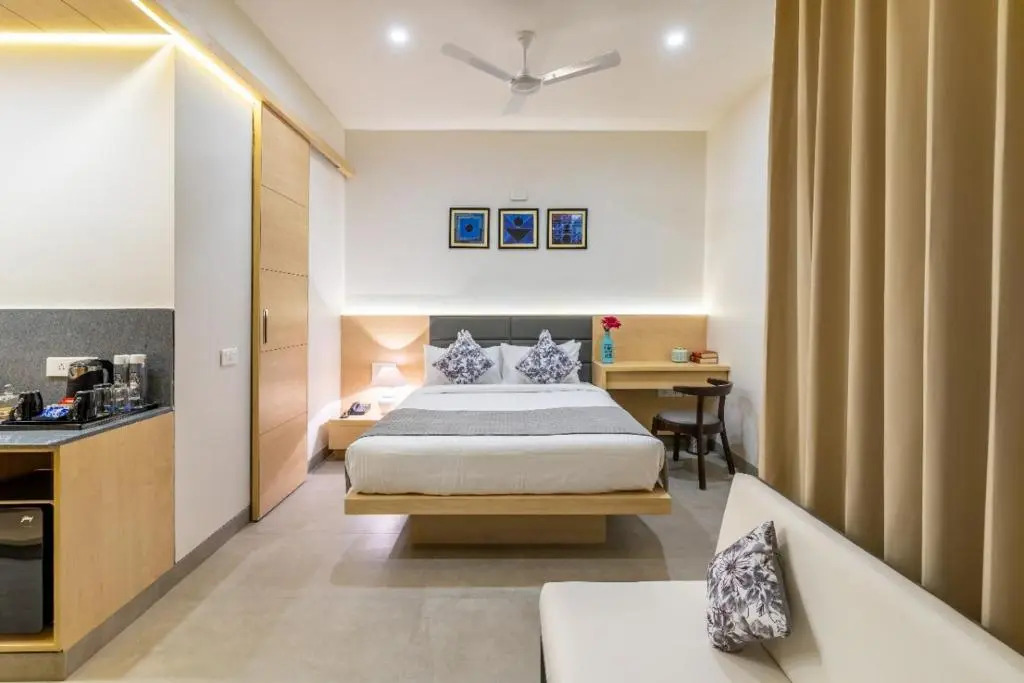 Iris Suites