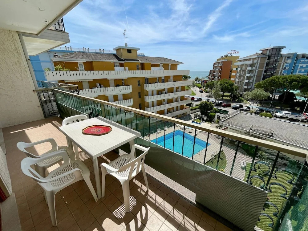 Superb Apartment With Swimming Pool