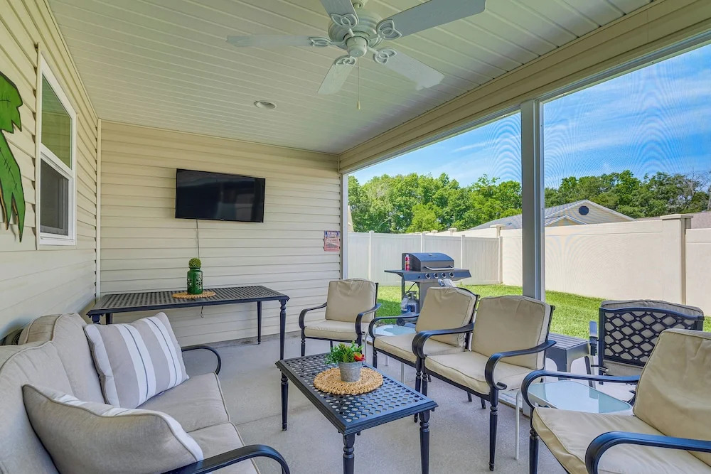 Furnished Lanai & Golf Cart: The Villages Home