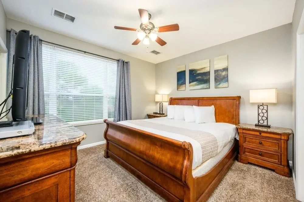 New and Gorgeous Townhome, Vista Cay - 4008